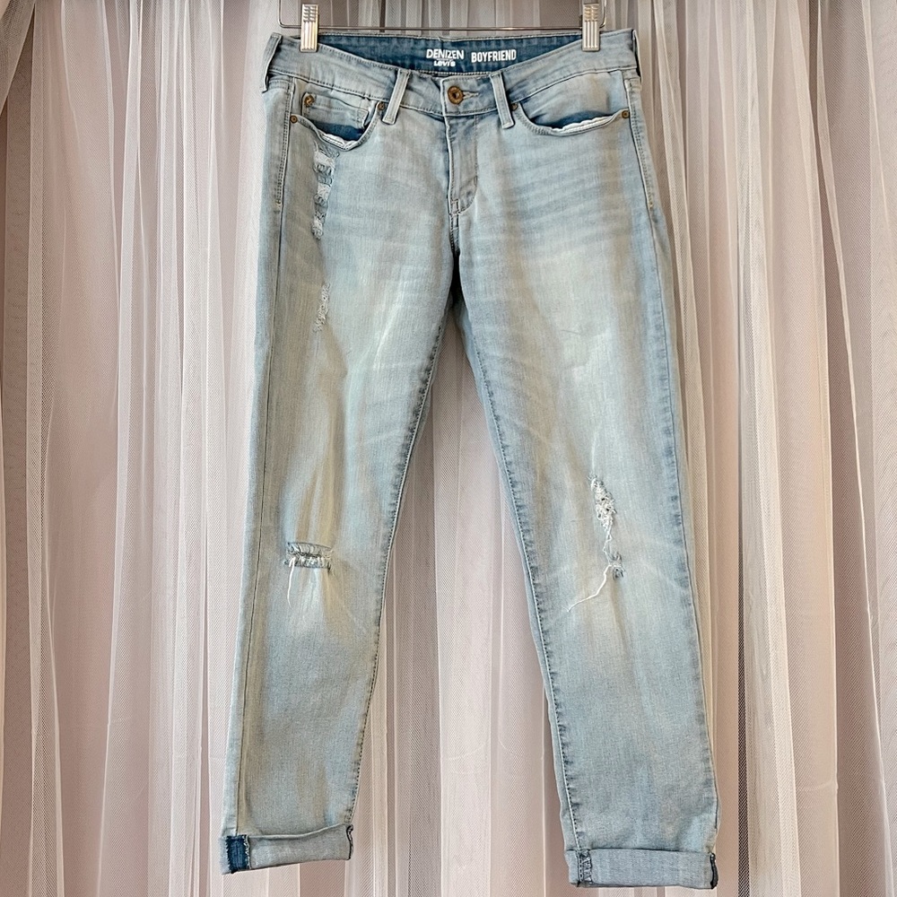 Denizen From Levi’s Low Rise Boyfriend Style Jean, size 28